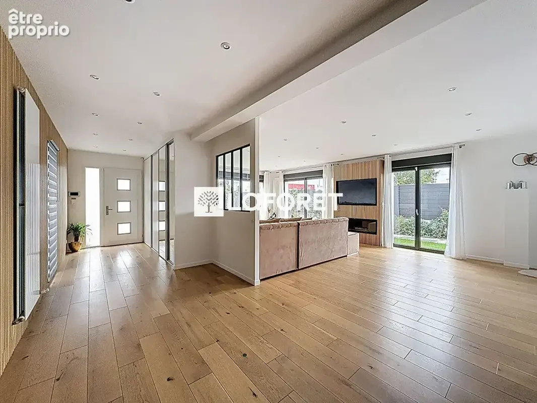 Superbe maison contemporaine de 250 m² située à Montesson, à seulement 15 minutes du RER de Sartrouville. - photo 4