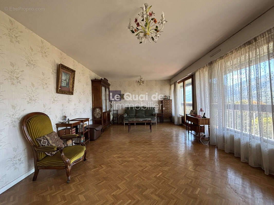 Appartement à SAINT-EGREVE