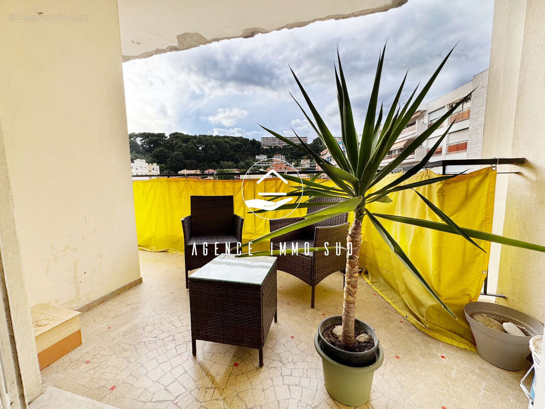 Appartement à SAINT-LAURENT-DU-VAR