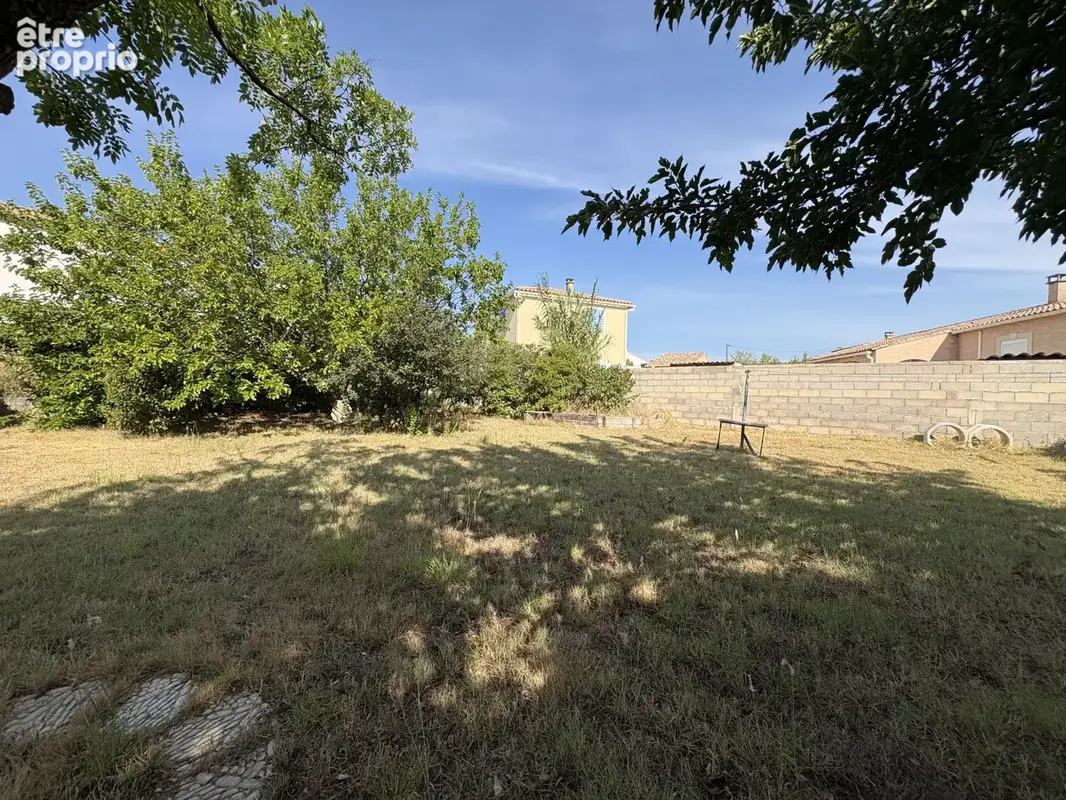Terrain a batir de 429m2 plat - clarensac - photo 2