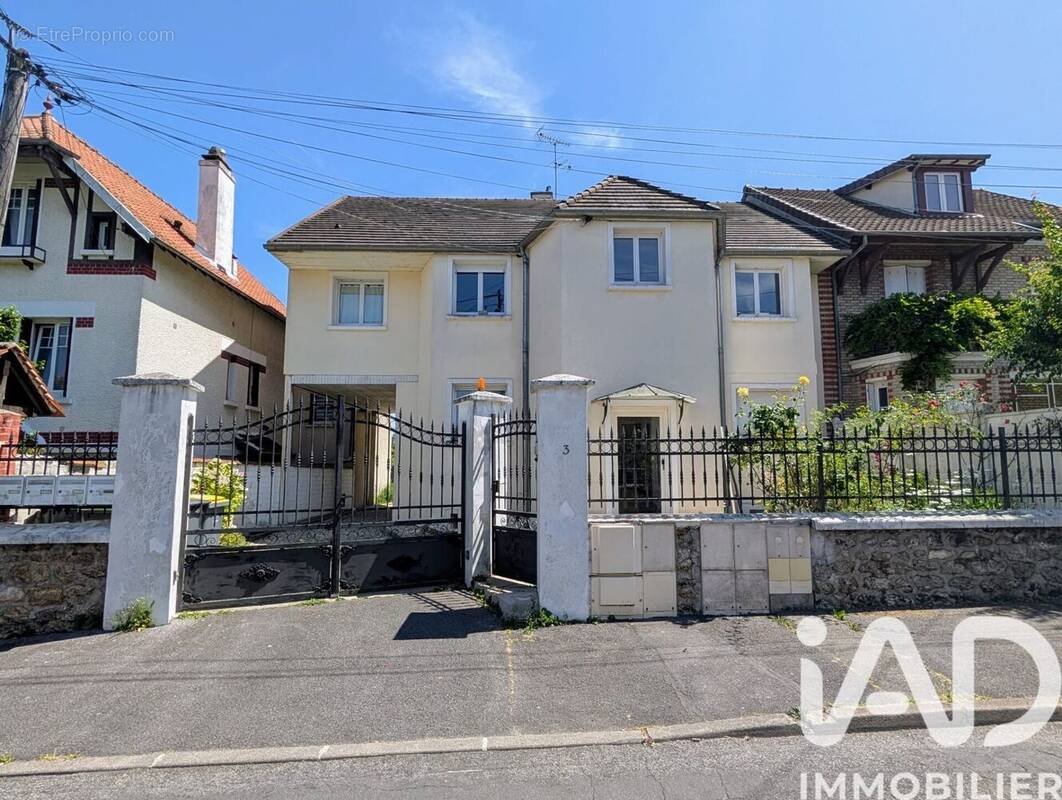 Photo 1 - Appartement à EZANVILLE