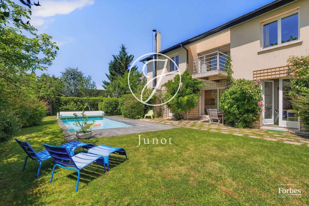 Maison à CROISSY-SUR-SEINE