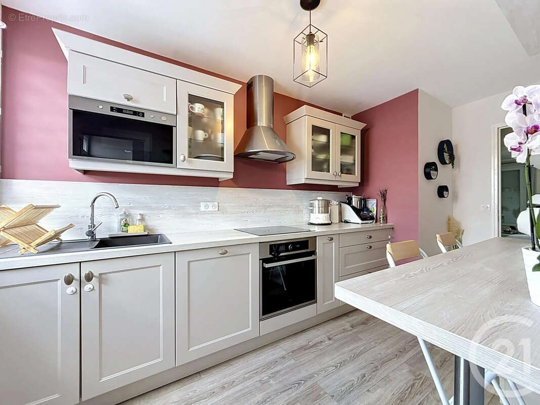 Appartement à SAINT-JULIEN-LES-VILLAS