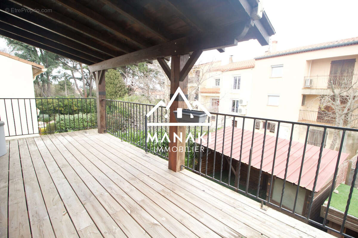 Terrasse au 1er étage - Maison à SAINT-ANDRE