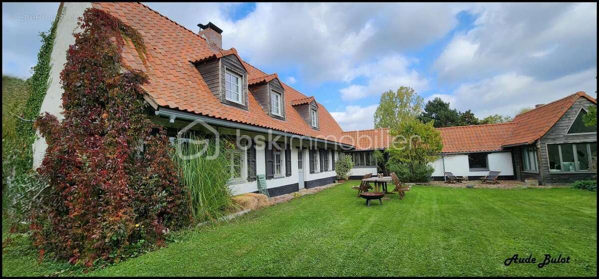 Maison à PERONNE-EN-MELANTOIS