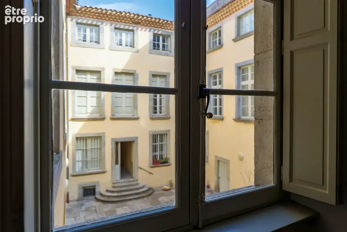 CARCASSONNE - BASTIDE ST-LOUIS Appartement T3 97m² dans un immeuble de caractère avec cour et  jardin intérieur communs - photo 6