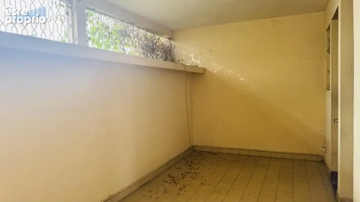 À vendre – appartement t3 à rénover en plein centre-ville de fort-de-france (972) - photo 3