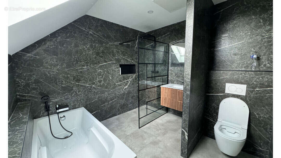 Maison à SAINT-BARTHELEMY-D&#039;ANJOU