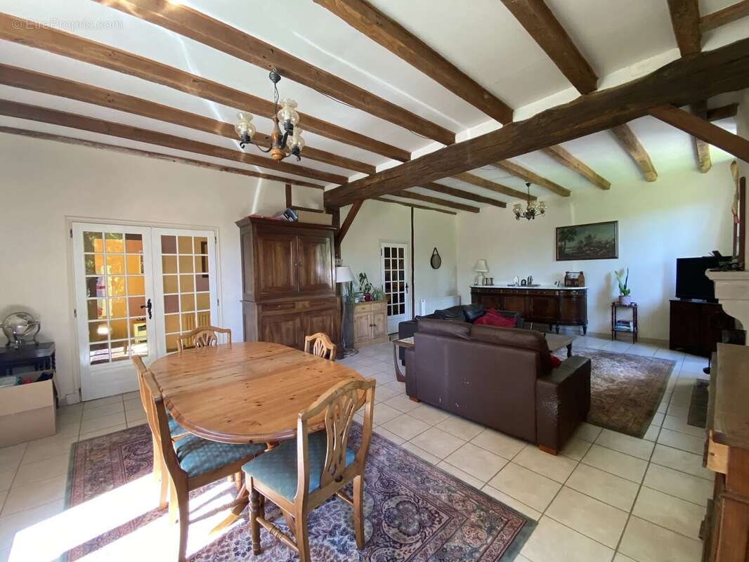 Maison à BUSSIERE-POITEVINE