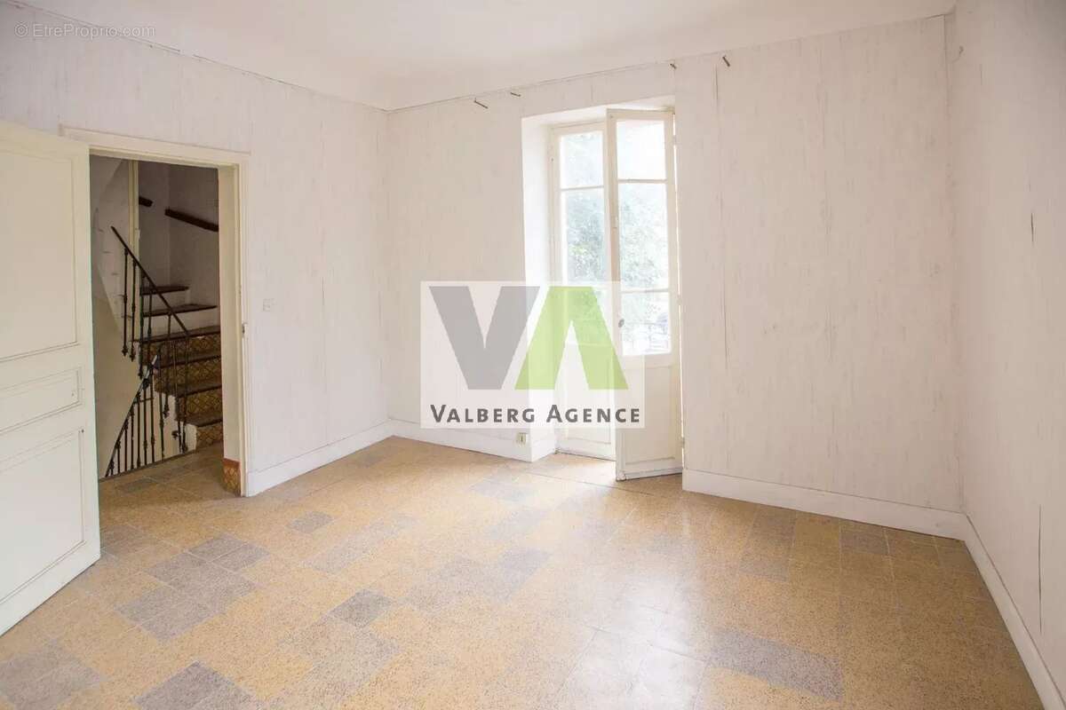 Maison à Villeneuve d' Entraunes - photo 5