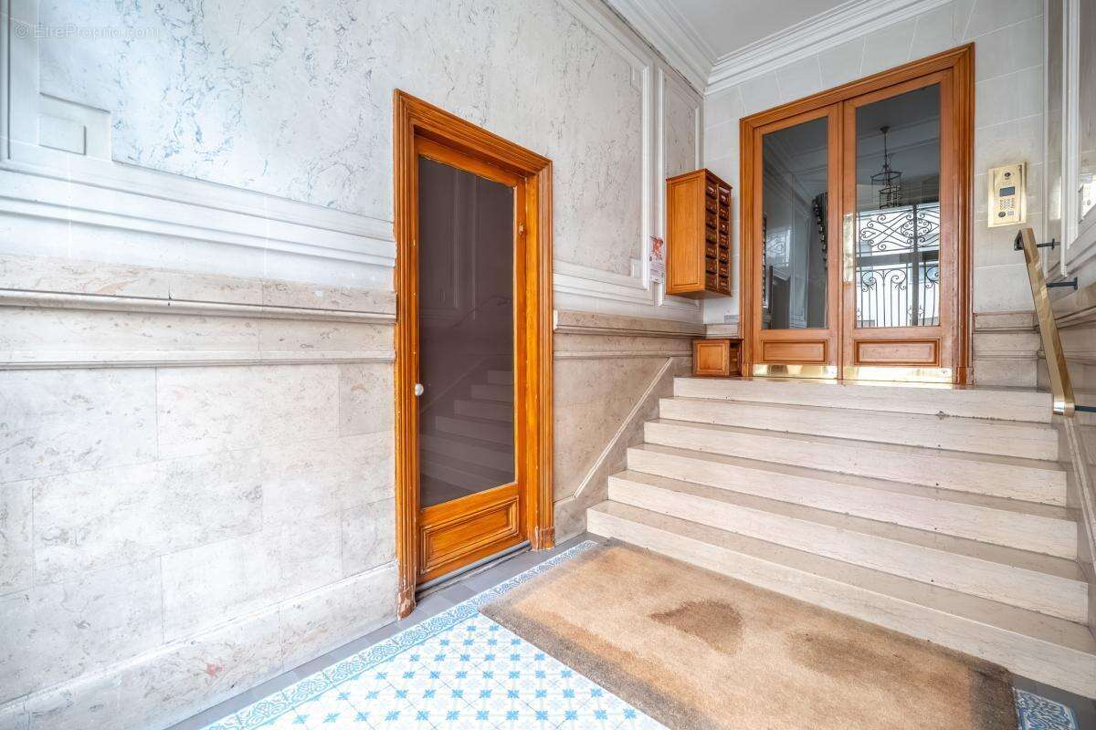 Appartement à PARIS-6E