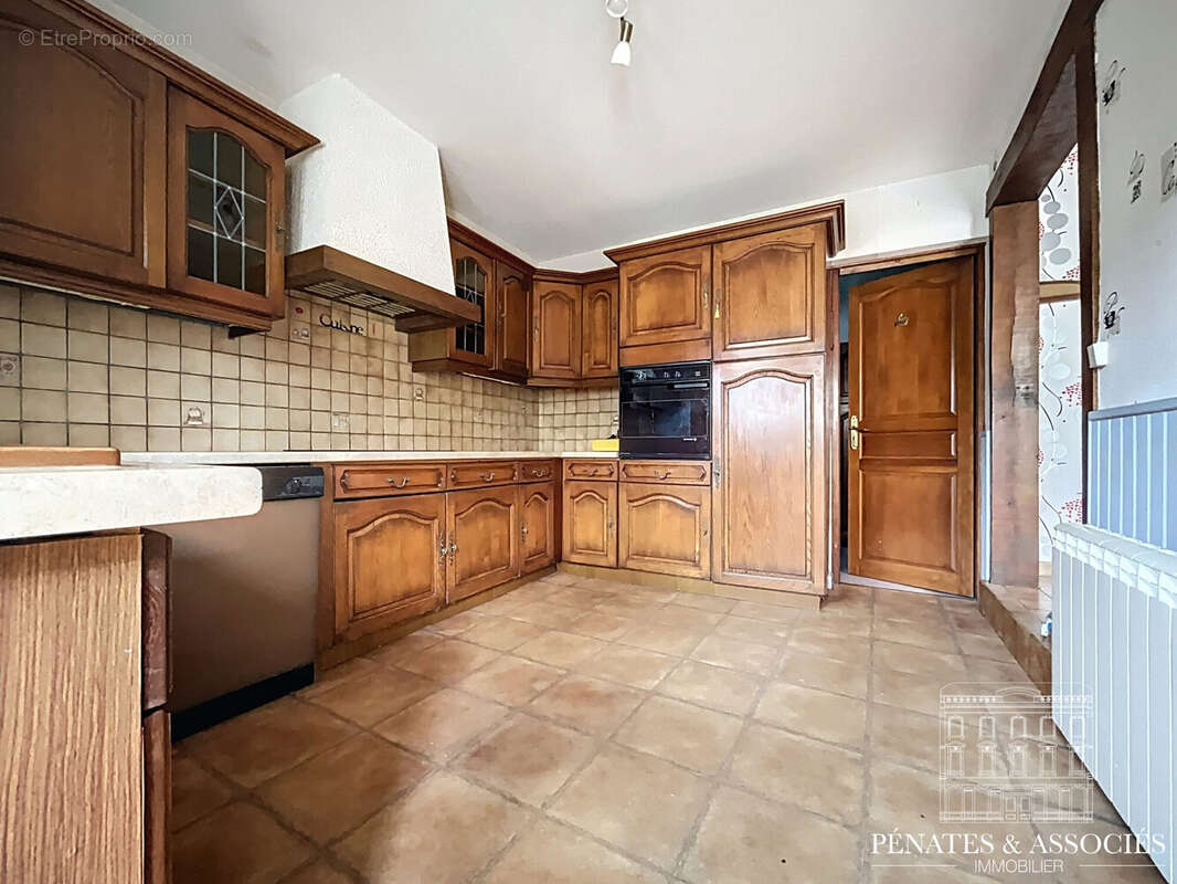 Maison à SAINT-ETIENNE-DU-ROUVRAY