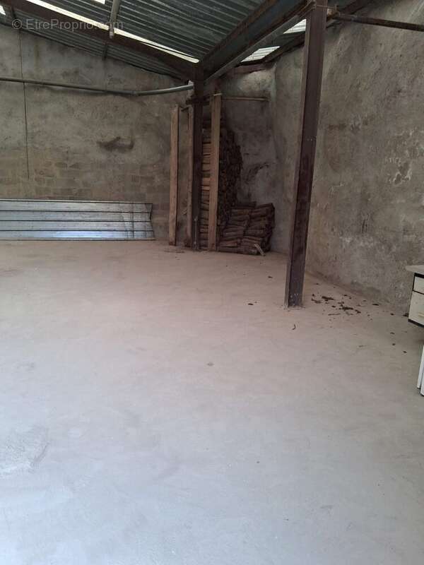 Maison à VILLAINES-LES-ROCHERS