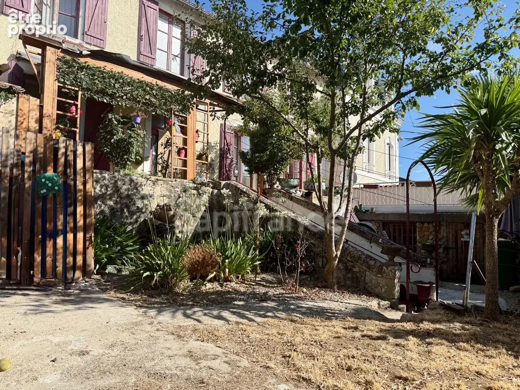  CHAMPDENIERS – Maison de 123 m² au cœur du bourg, 3 chambres, jardin et garage - photo 15