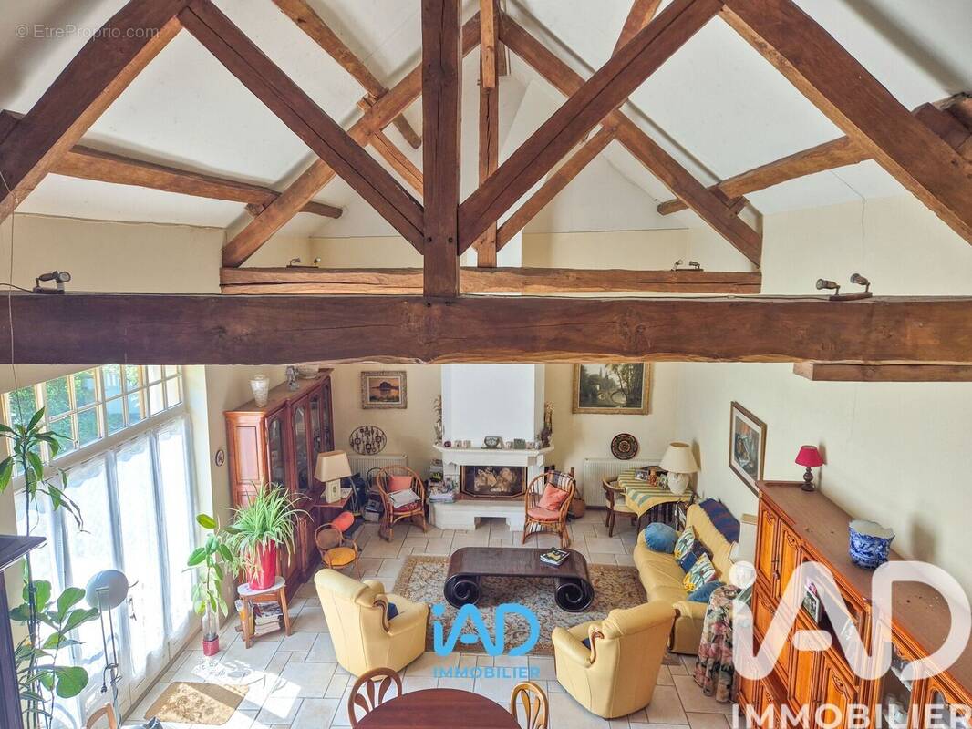 Maison 6 pièces 171 m² · à Menerville · 171 m² · 479 500 €