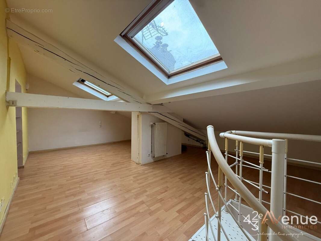 Appartement à SAINT-ETIENNE