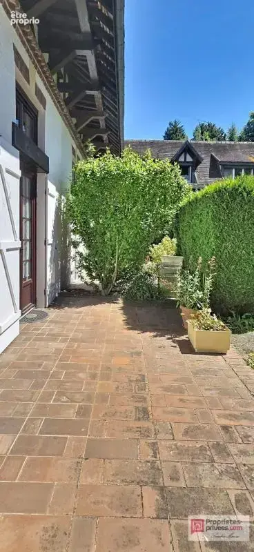 Maison de charme avec terrasse et beau potentiel - photo 4