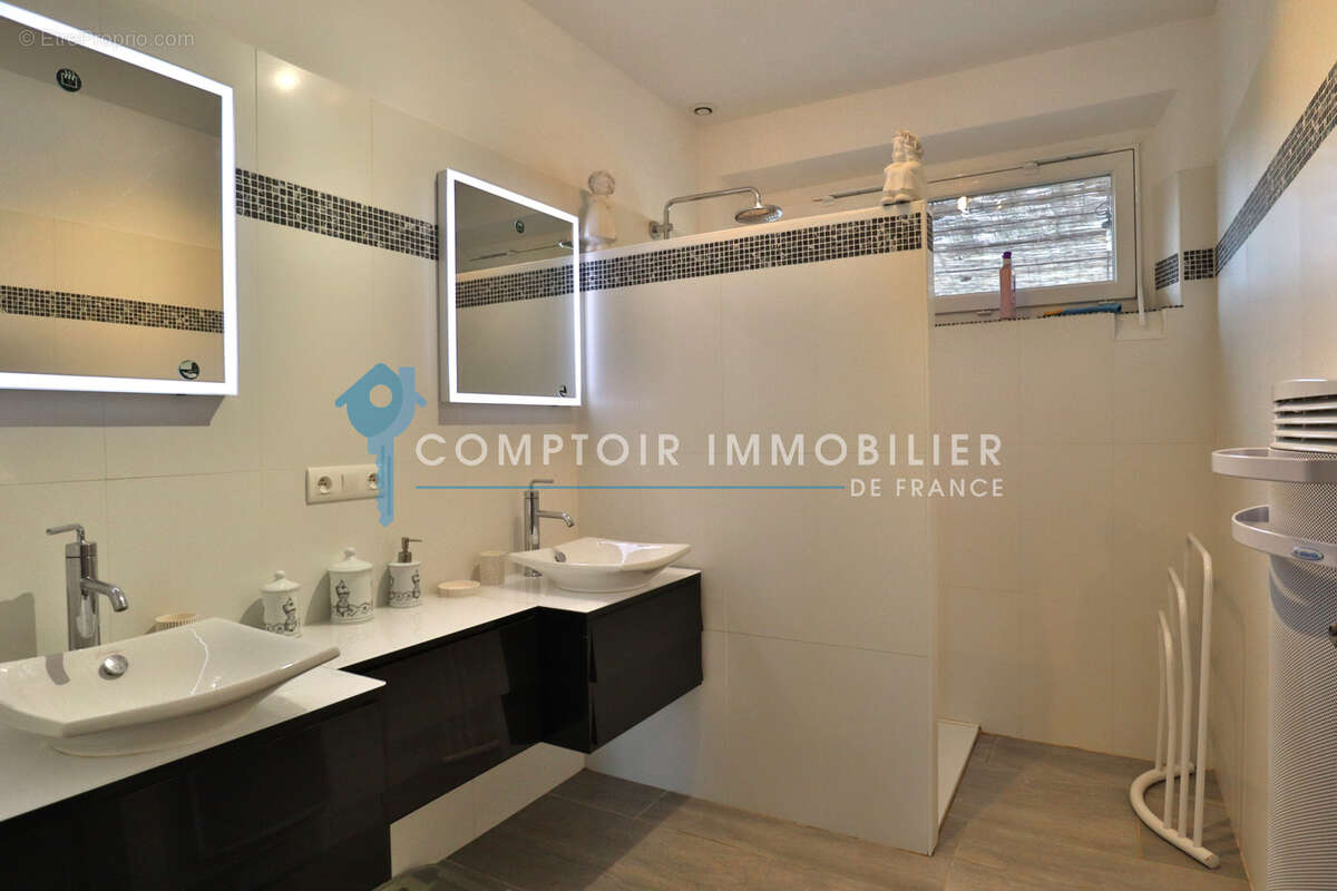 Maison à SAINT-SATURNIN-LES-APT