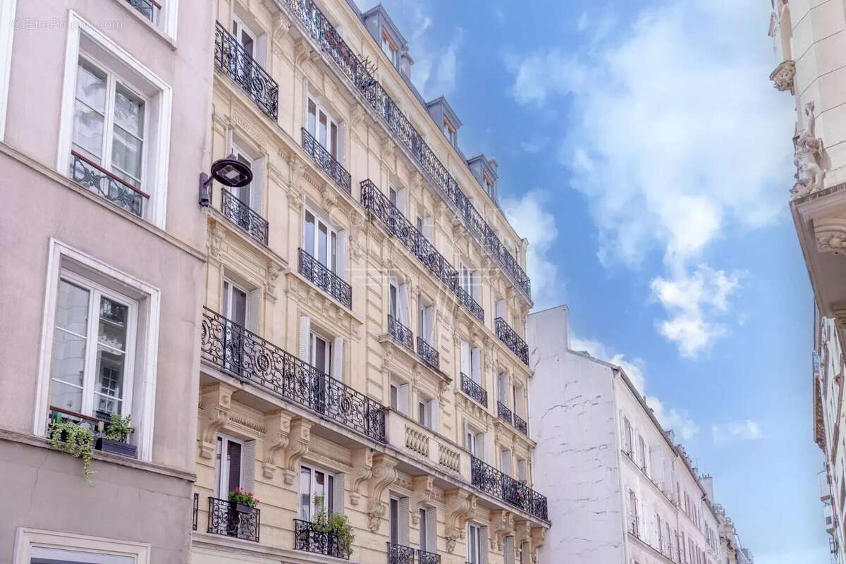 Appartement à PARIS-17E