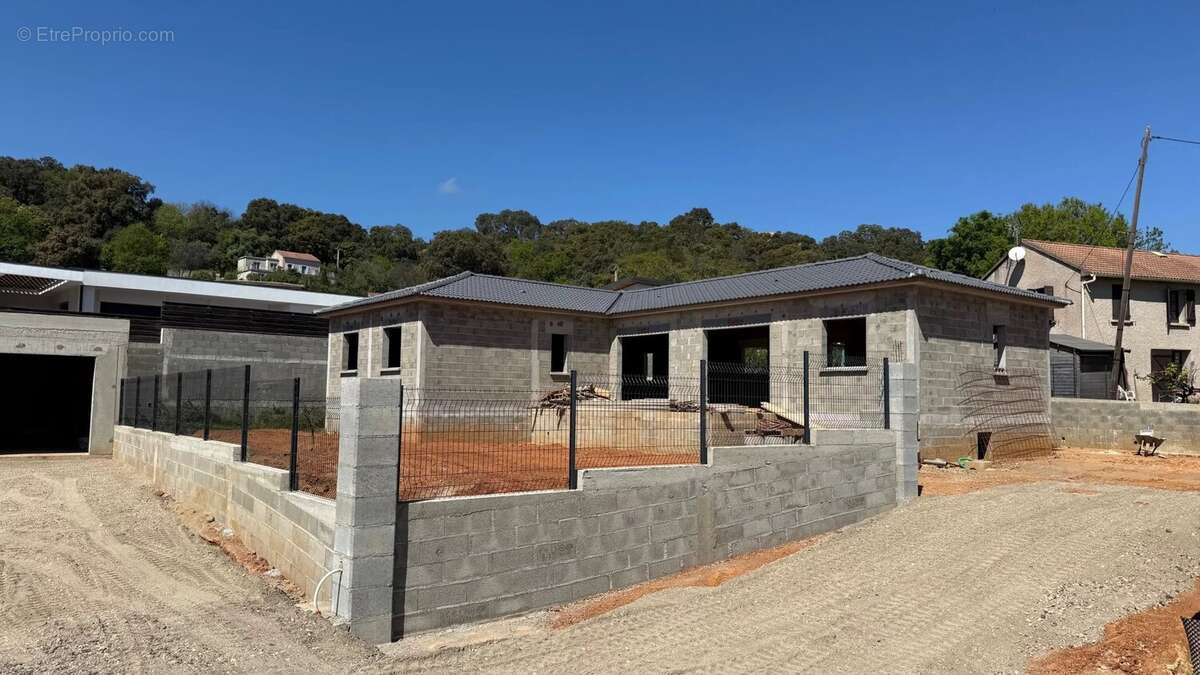 Maison à SANTA-LUCIA-DI-MORIANI