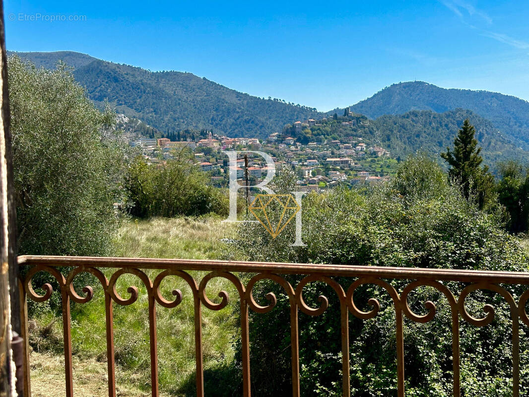 Maison à TOURRETTE-LEVENS