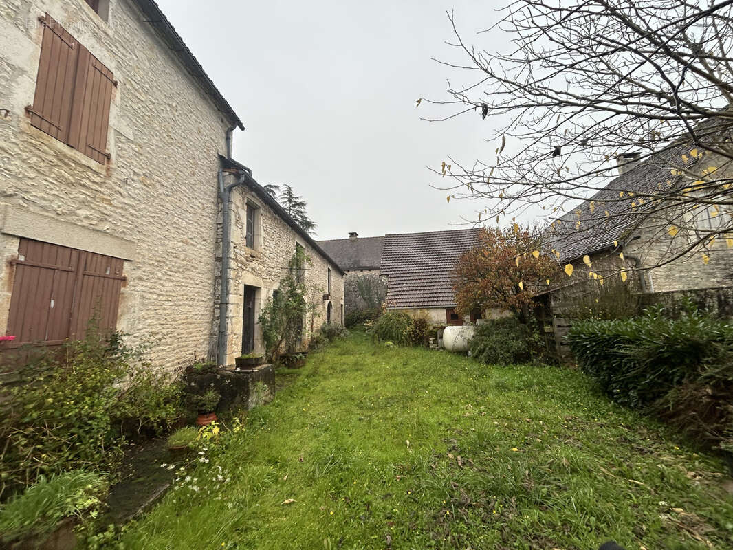 Maison et grange à rénover-Pinsac 46 - photo 8