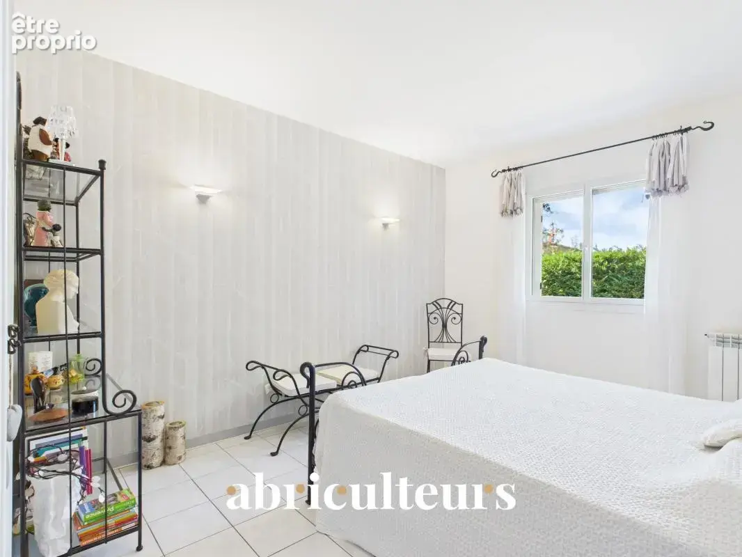 Villa d'architecte rénovée de 155 m² à vendre au pied du Luberon à Cheval-Blanc (84460) - photo 16