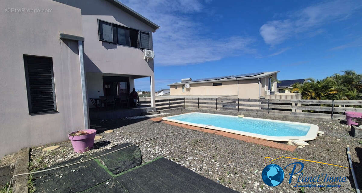 SAINT-PIERRE- BASSIN PLAT/ Villa T5 avec dépendance T2 louée - photo 2