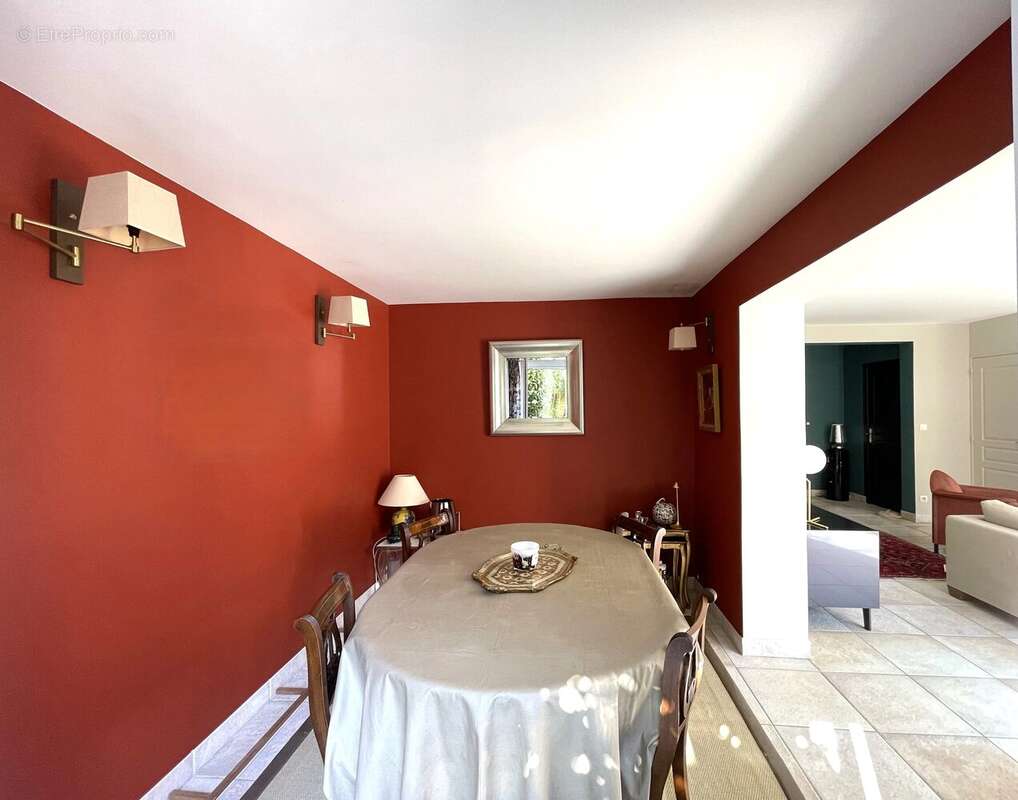 Maison à VILLE-D'AVRAY