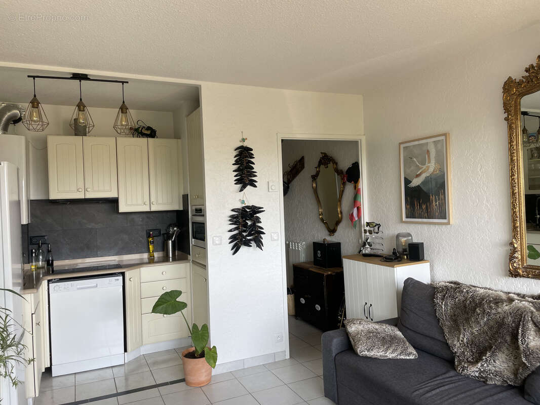 A vendre studio lumineux avec vue sur la Rhune - photo 5