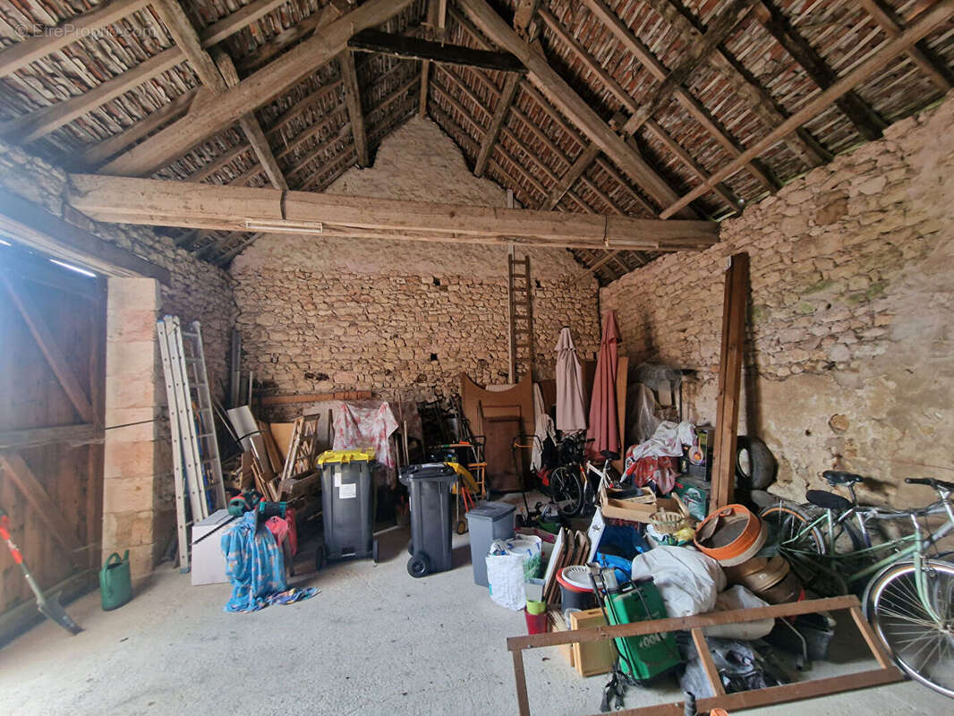 Maison à POULIGNY-SAINT-PIERRE