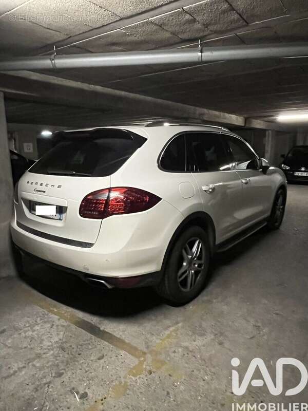 Photo 3 - Parking à PARIS-18E