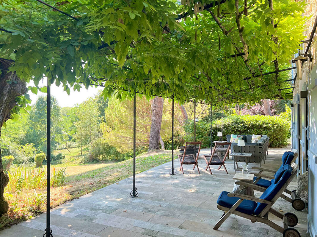 Propriété d'exception et maison d'amis - photo 17