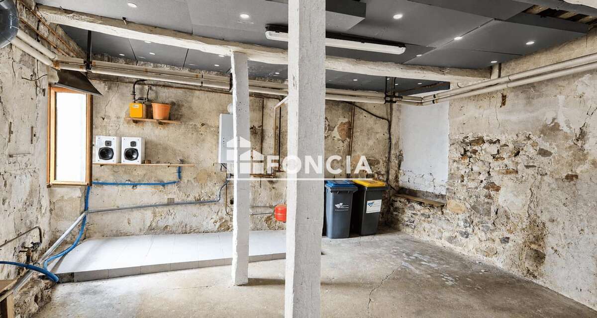 Maison T4 avec terrasse, garage et beau potentiel – Proche du centre-ville de Château-Thierry - photo 9