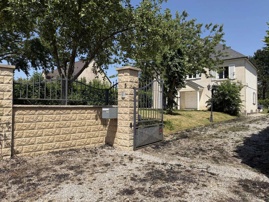 Maison Plateau Est - 7 pièces sur terrain de plus de 1000 m² ! - photo 14