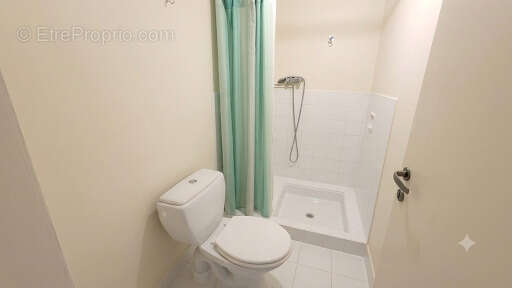 Appartement de type 2 en Rez-de-jardin à rénover - photo 4