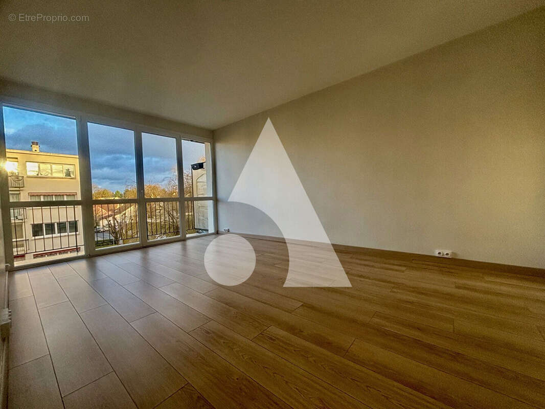 Appartement à MENNECY