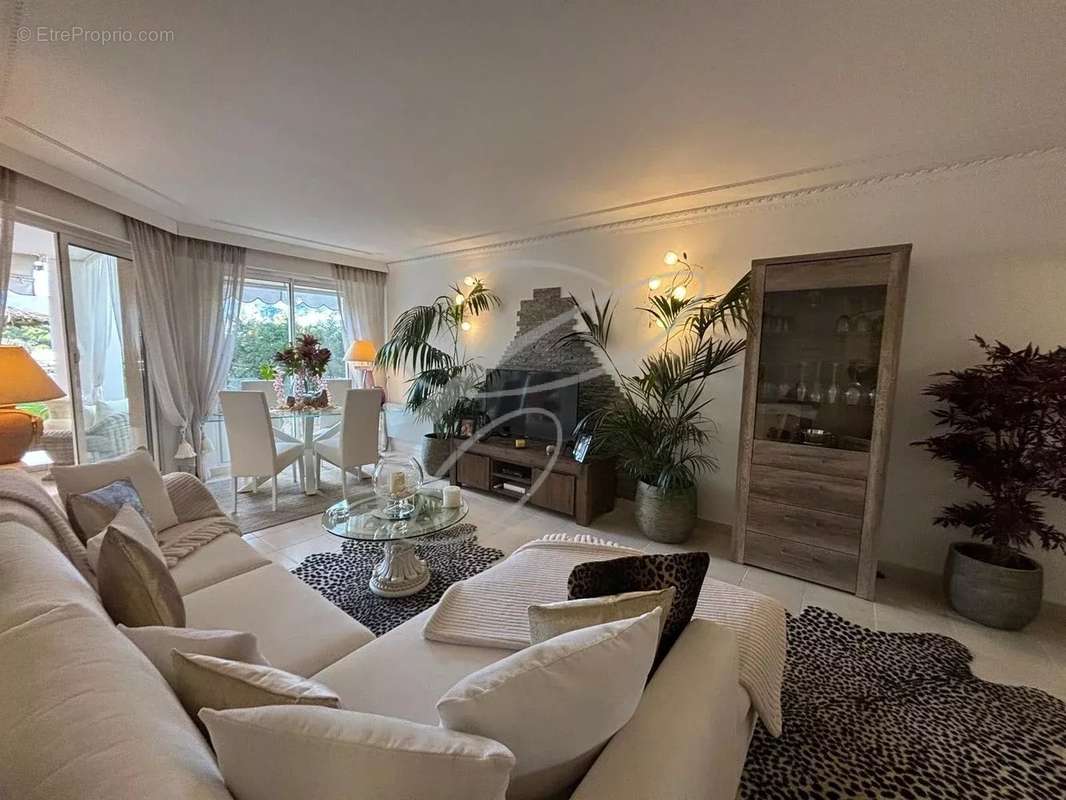 Appartement à ROQUEBRUNE-CAP-MARTIN