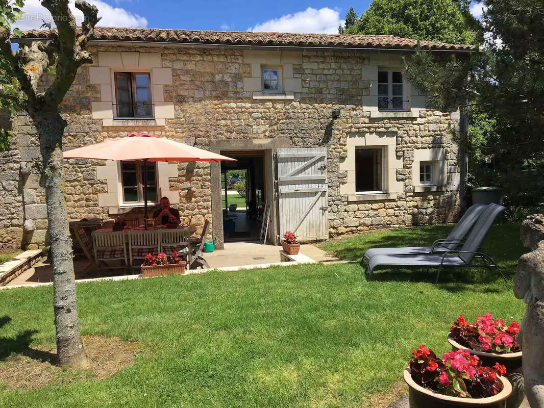 Maison à SAINT-SIGISMOND-DE-CLERMONT