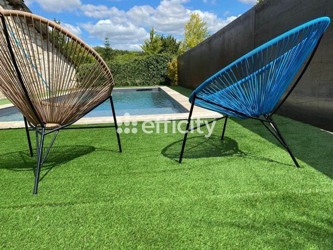 Maison à BEAUMONT-EN-VERON