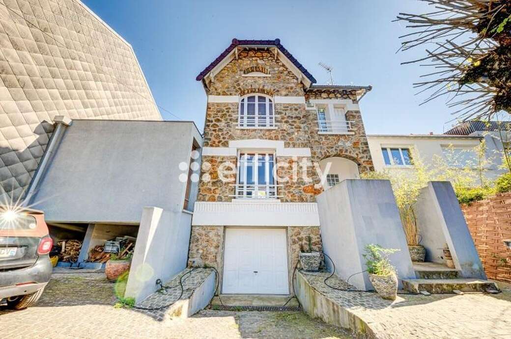 Maison à ISSY-LES-MOULINEAUX