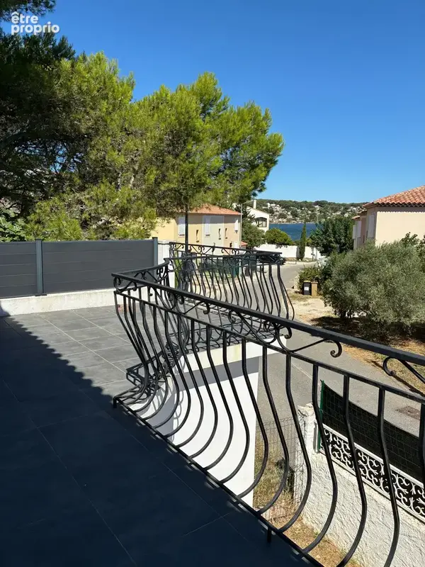Maison T3 de 73 m2 sur 203 m2   Secteur Varage   Bord de l’étang - photo 3