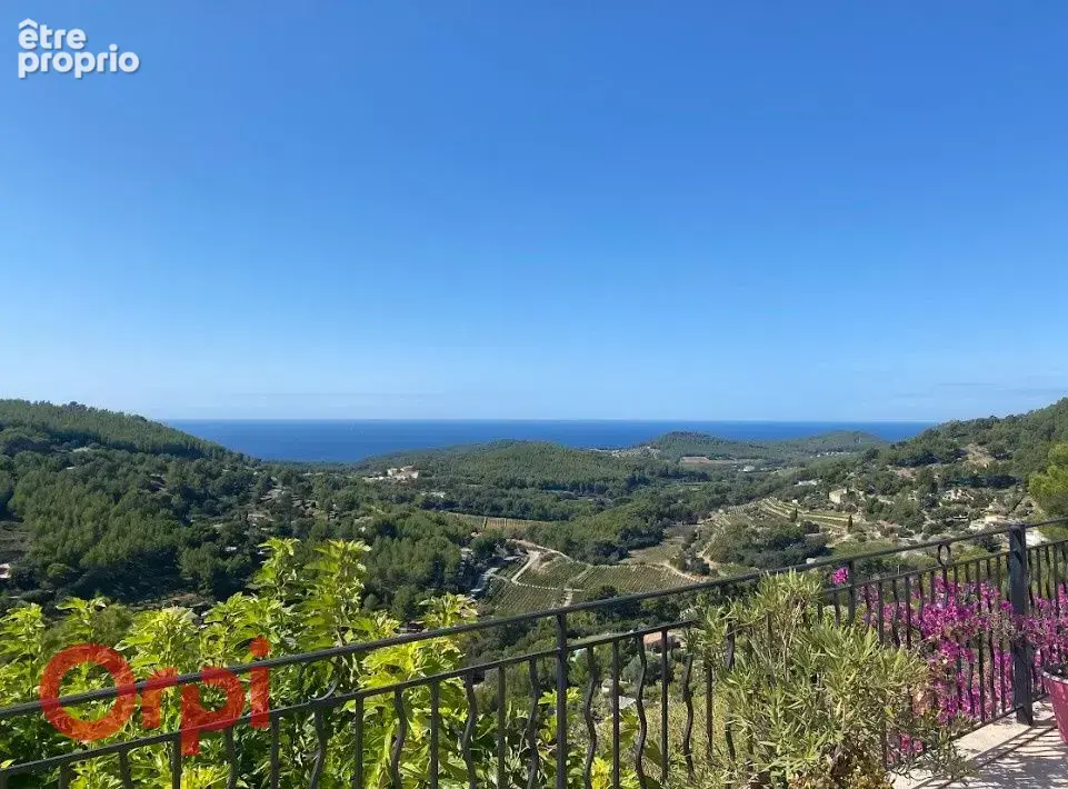 Superbe villa T7 entre Bandol et La Cadière-d'Azur  Vue Mer à 180°  Terrain 5 000 m - photo 4