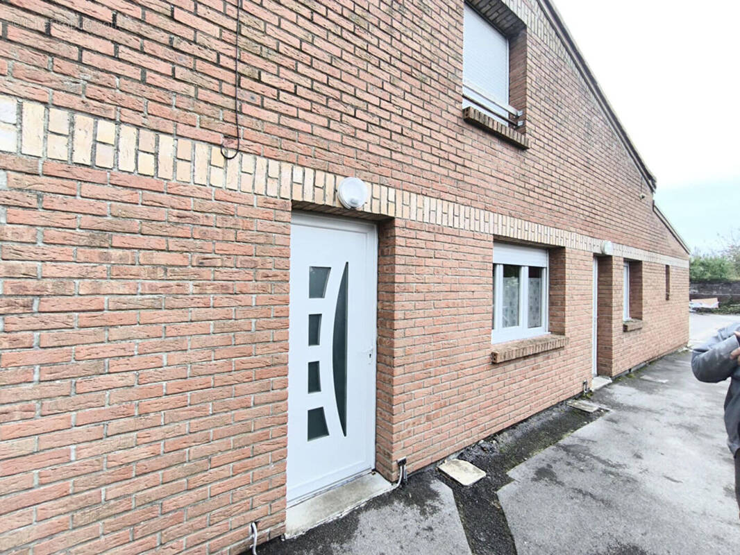 Appartement à ROEULX