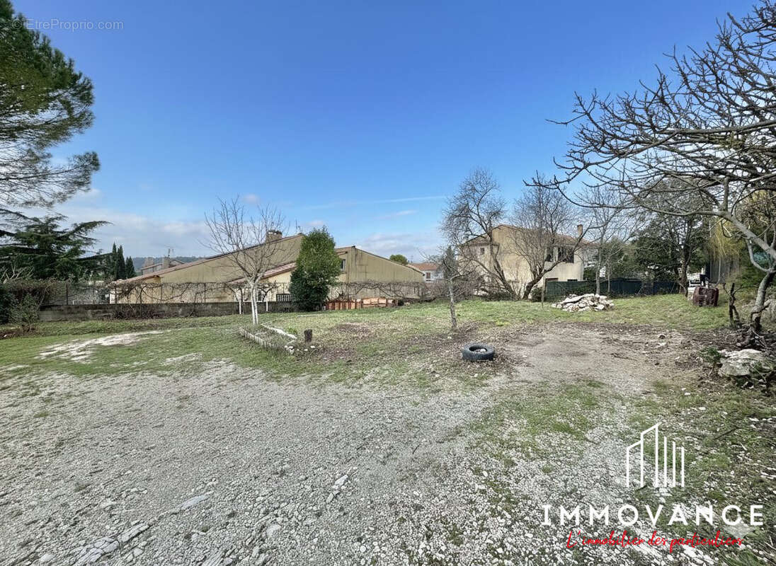 Terrain à PRADES-LE-LEZ
