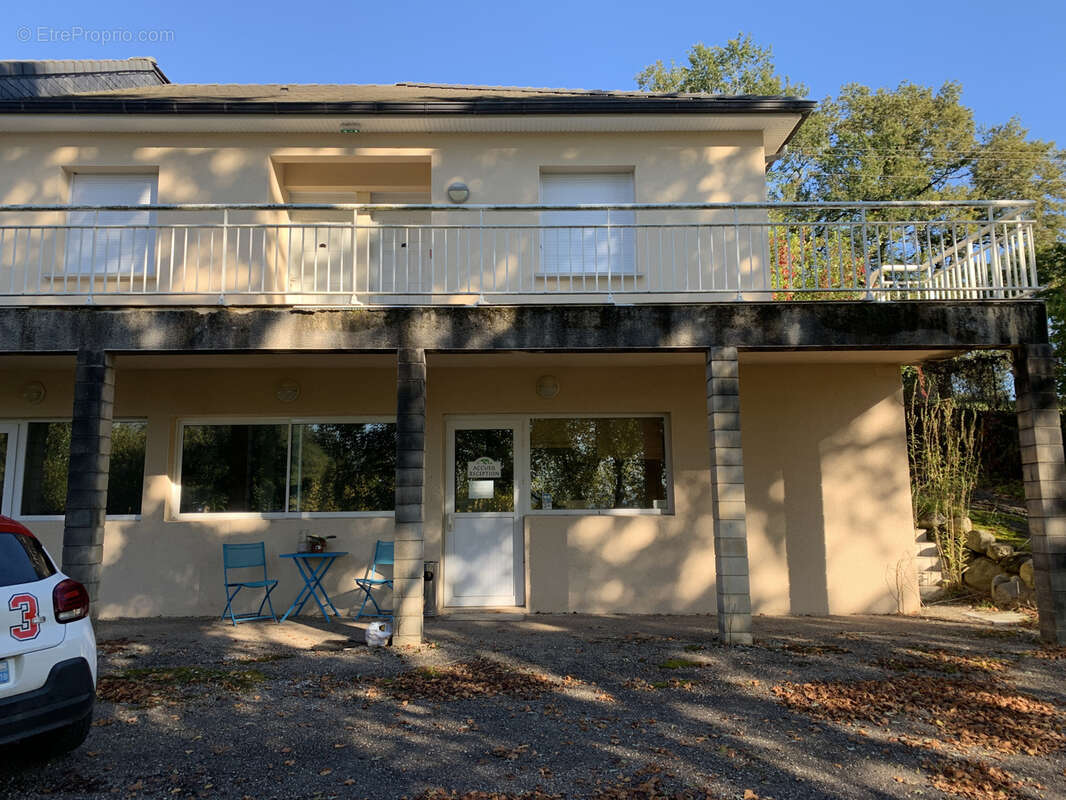 Commerce à SAINT-PANTALEON-DE-LARCHE