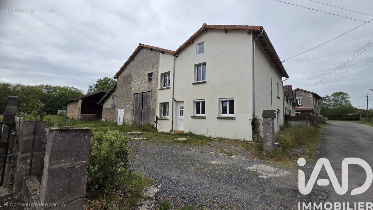 Photo 1 - Maison à ETAGNAC