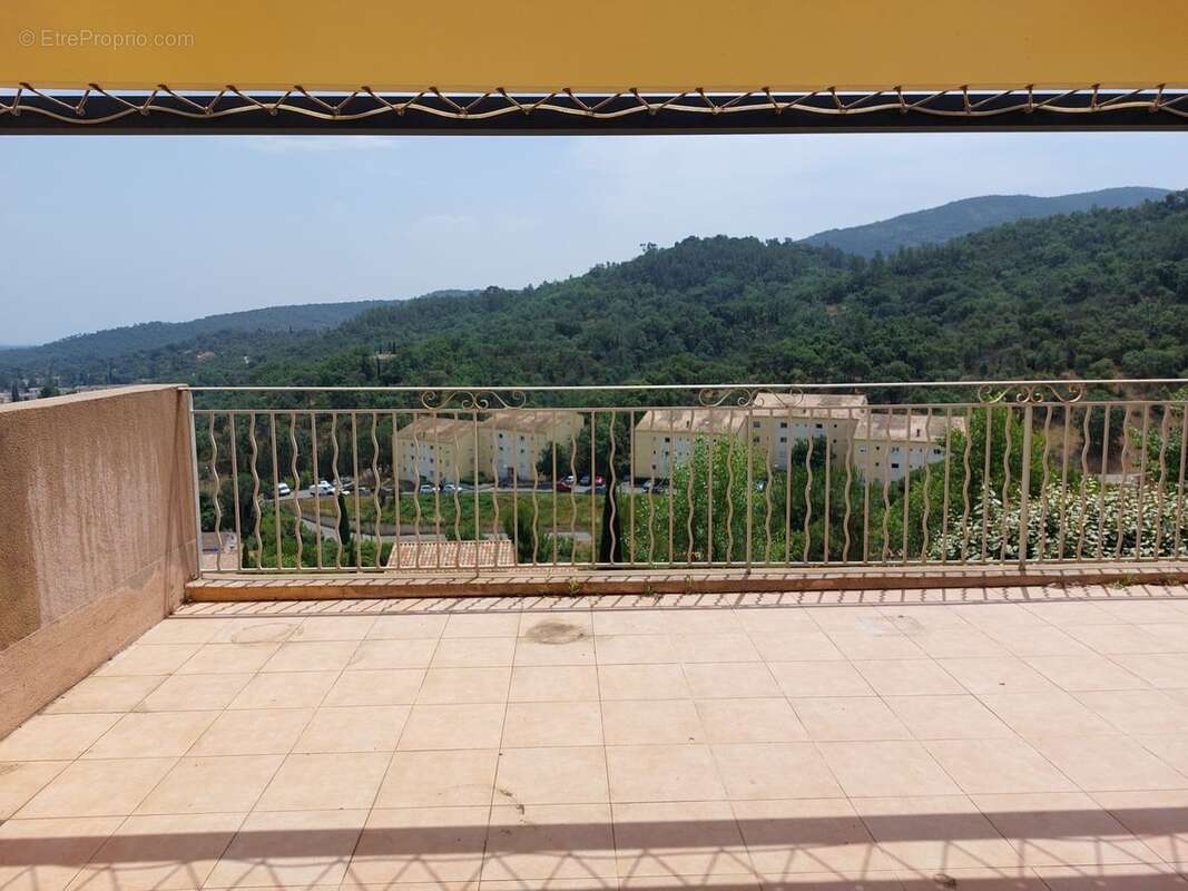 Maison à ROQUEBRUNE-SUR-ARGENS