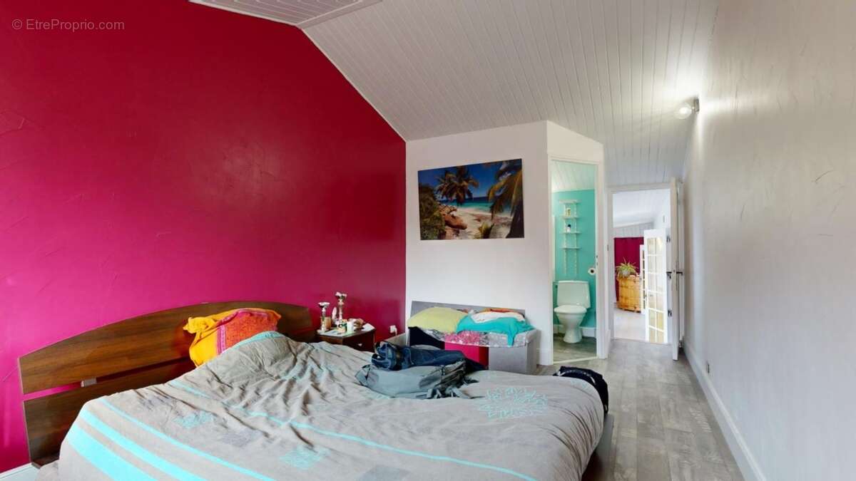 Ensemble-en-pierre-comprenant-5-gites-et-une-maiso - Maison à VEZAC