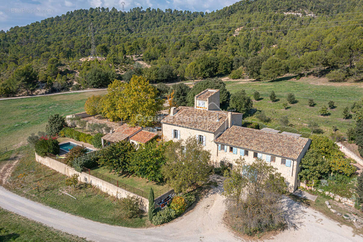 Maison à GREOUX-LES-BAINS
